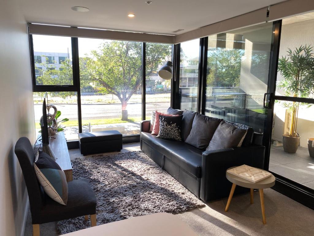 canberra hotels midnight luxe 1 br executive